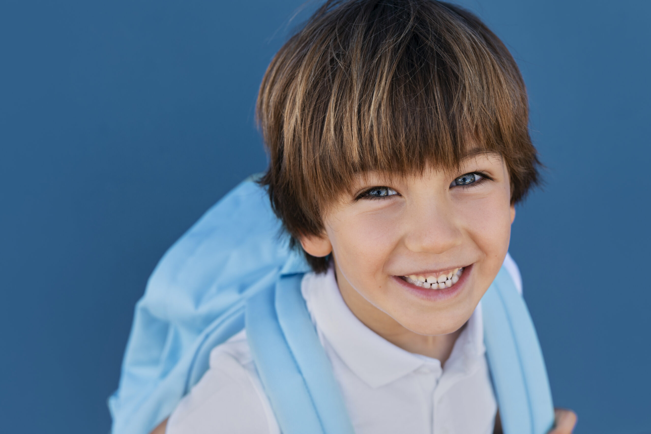 view-smiley-child-going-back-school